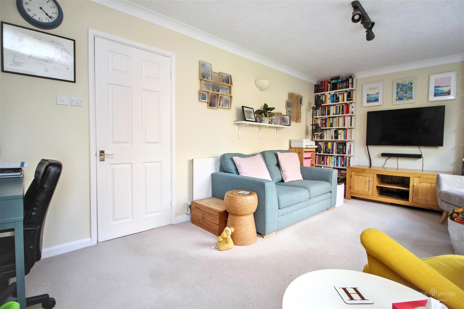 Lilac Close, Purley On Thames, Reading
